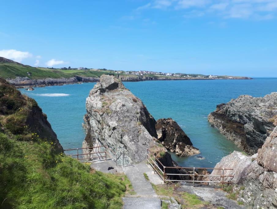 Coastal Bungalow, Sleeps 5 And Ideal For Walkers Amlwch Exteriör bild
