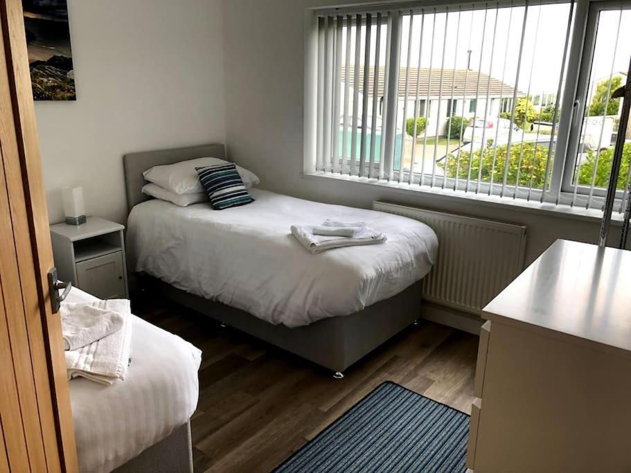 Coastal Bungalow, Sleeps 5 And Ideal For Walkers Amlwch Exteriör bild