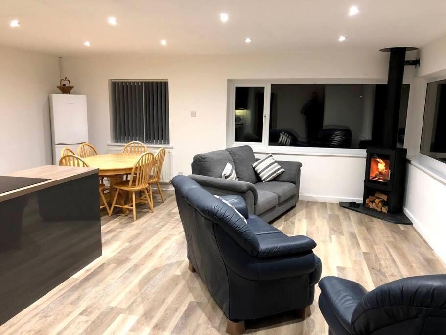 Coastal Bungalow, Sleeps 5 And Ideal For Walkers Amlwch Exteriör bild