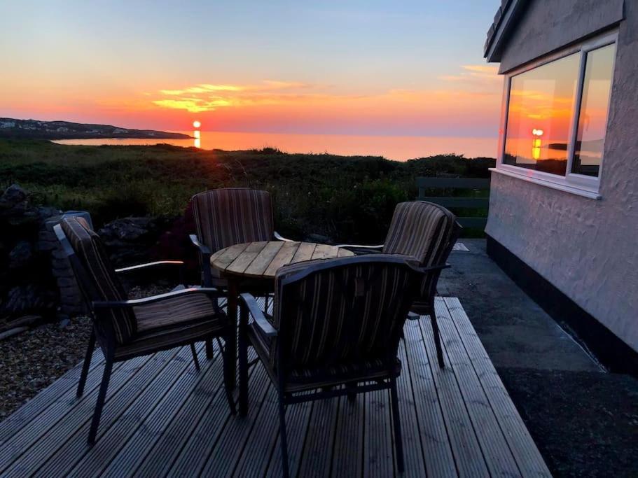 Coastal Bungalow, Sleeps 5 And Ideal For Walkers Amlwch Exteriör bild