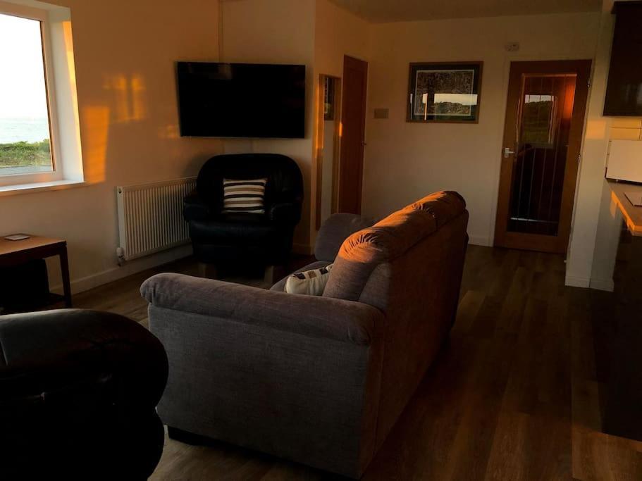 Coastal Bungalow, Sleeps 5 And Ideal For Walkers Amlwch Exteriör bild